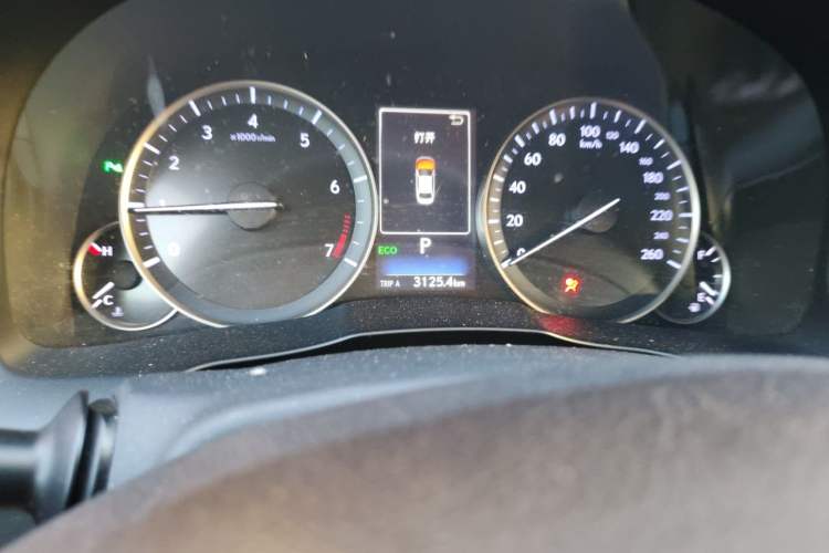Used Lexus ES 2015 200 Elite Edition Odometer Close Up