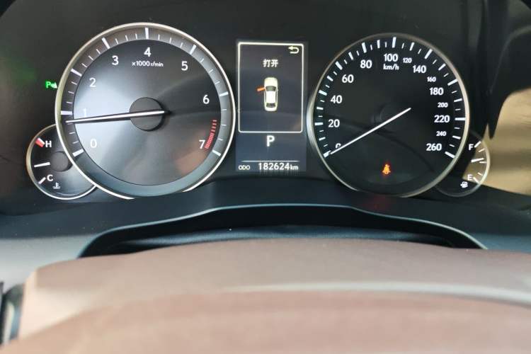 Used Lexus ES 2015 200 Elite Edition Odometer Close Up