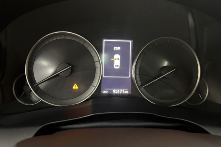 Used Lexus ES 2015 200 Elite Edition Odometer Close Up