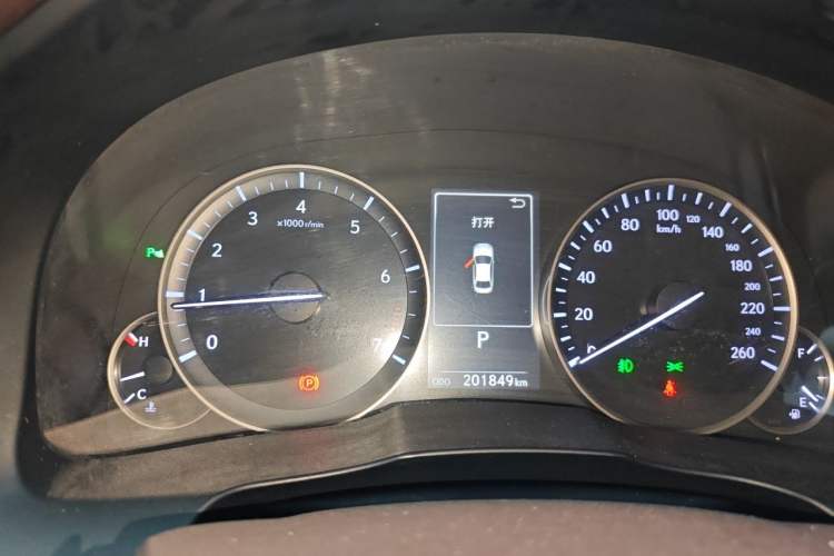 Used Lexus ES 2015 200 Elite Edition Odometer Close Up