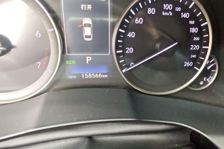 Used Lexus ES 2015 200 Comfort Edition Odometer Close Up