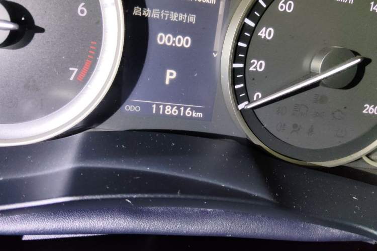 Used Lexus ES 2015 200 Elite Edition Odometer Close Up