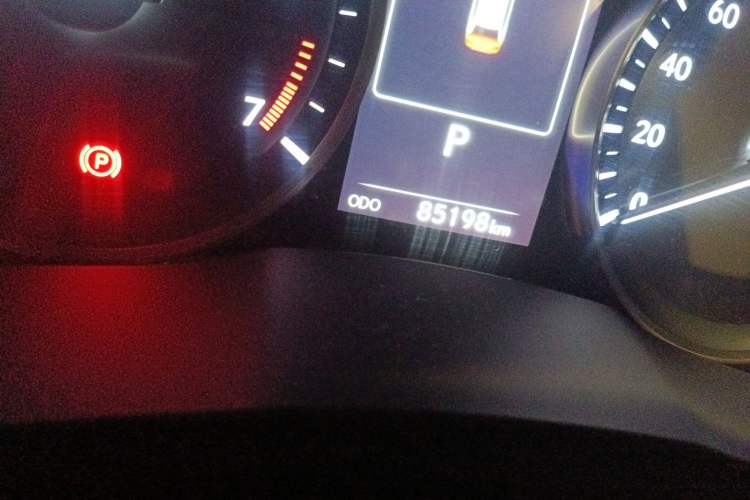 Used Lexus ES 2015 200 Elite Edition Odometer Close Up