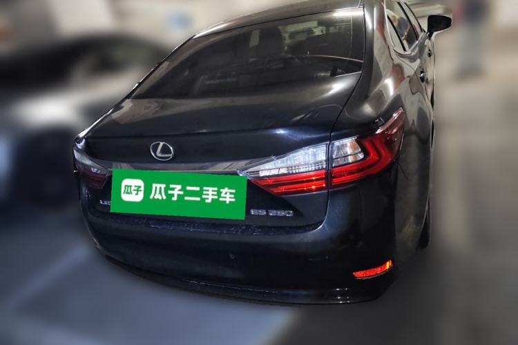 Used Lexus ES 2015 250 Elegant Edition Rear