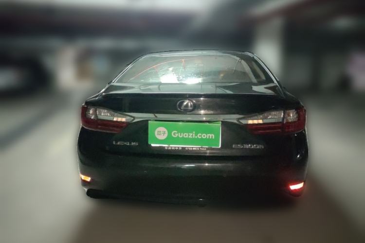 Used Lexus ES 2015 300h Comfort Edition Rear