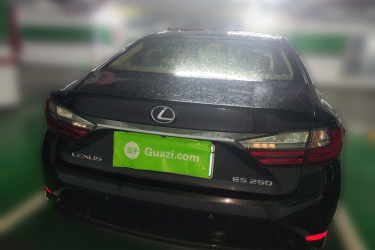 Used Lexus ES 2015 250 Elegant Edition Rear