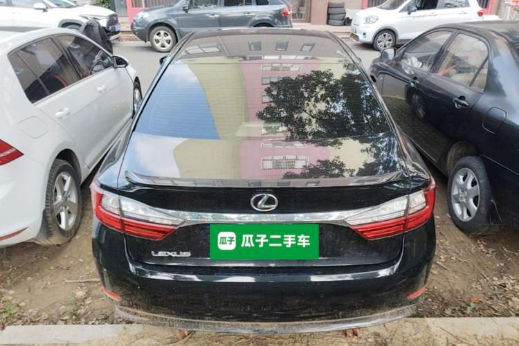 Used Lexus ES 2015 200 Elite Edition Rear