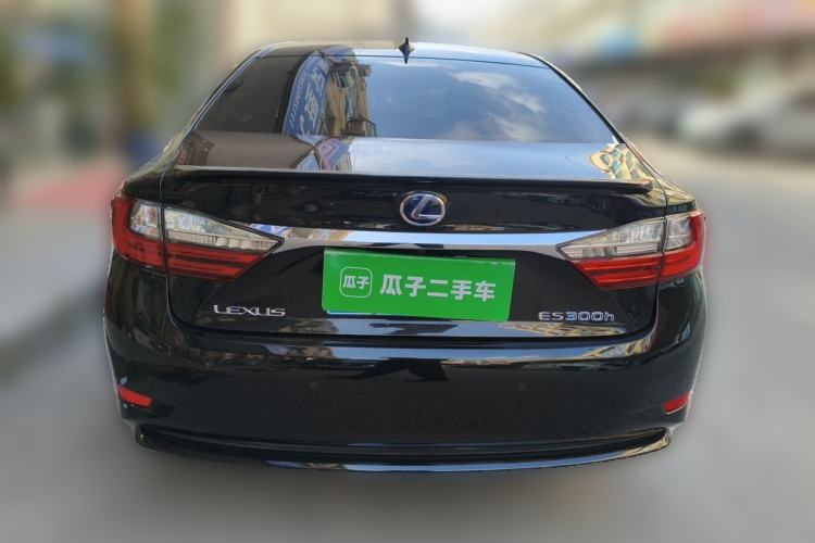 Used Lexus ES 2015 300h Comfort Edition Rear