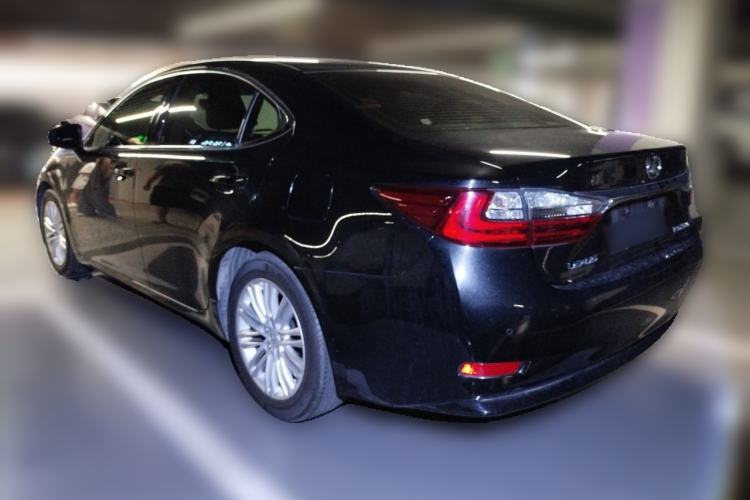 Used Lexus ES 2015 250 Elegant Edition Rear Left 45 Deg