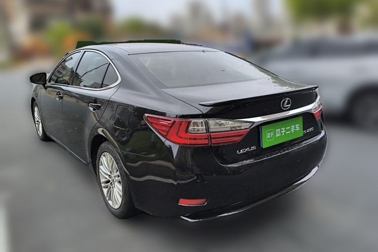 Used Lexus ES 2015 250 Elegant Edition Rear Left 45 Deg