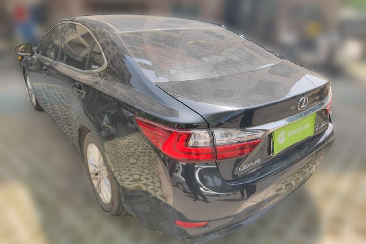 Used Lexus ES 2015 250 Elegant Edition Rear Left 45 Deg