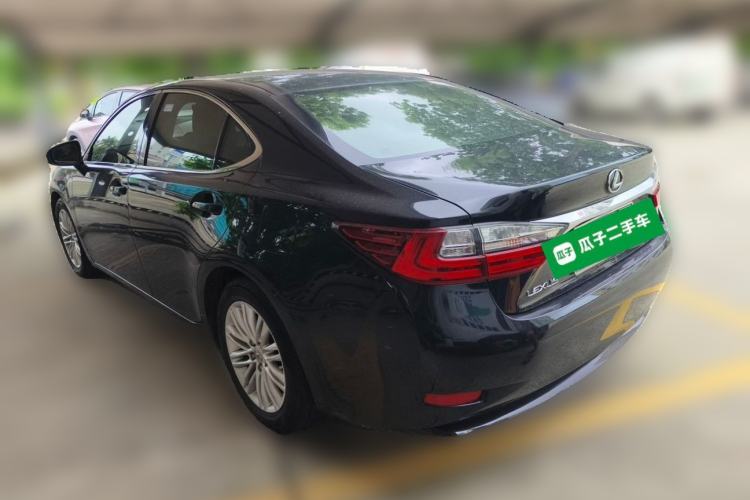 Used Lexus ES 2015 250 Elegant Edition Rear Left 45 Deg
