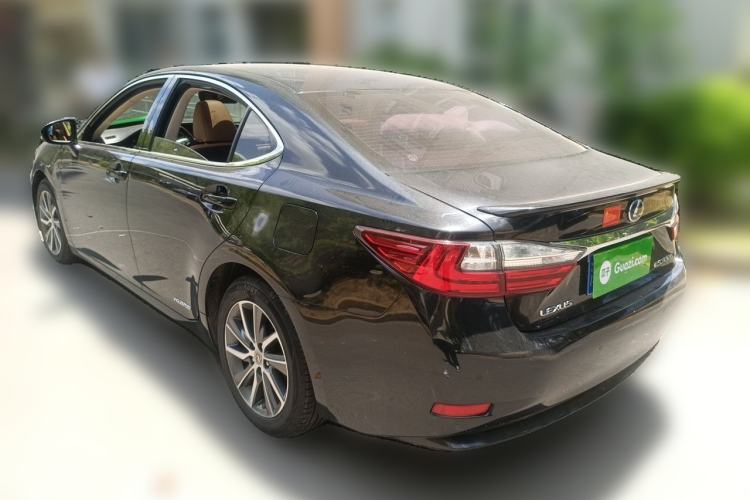 Used Lexus ES 2015 300h Comfort Edition Rear Left 45 Deg
