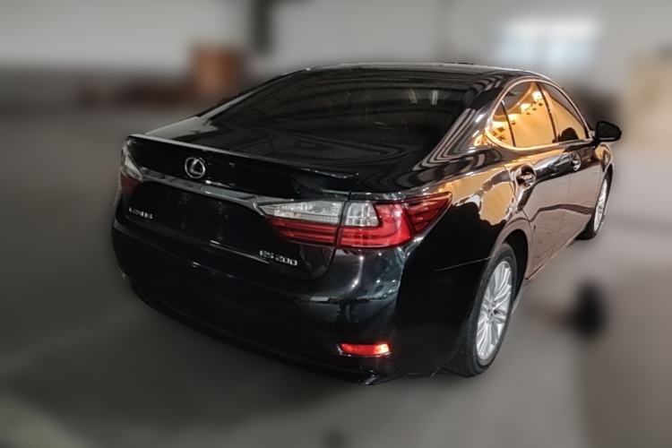 Used Lexus ES 2015 200 Elite Edition Rear Right 45 Deg