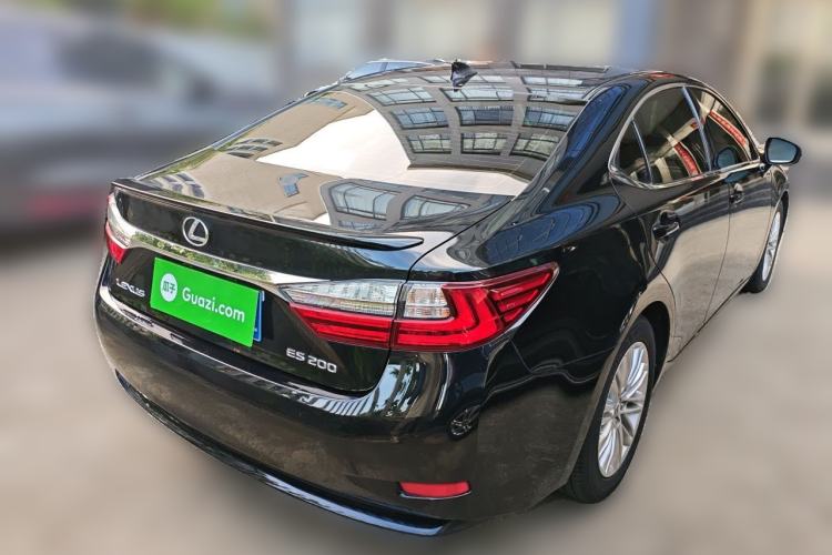 Used Lexus ES 2015 200 Elite Edition Rear Right 45 Deg