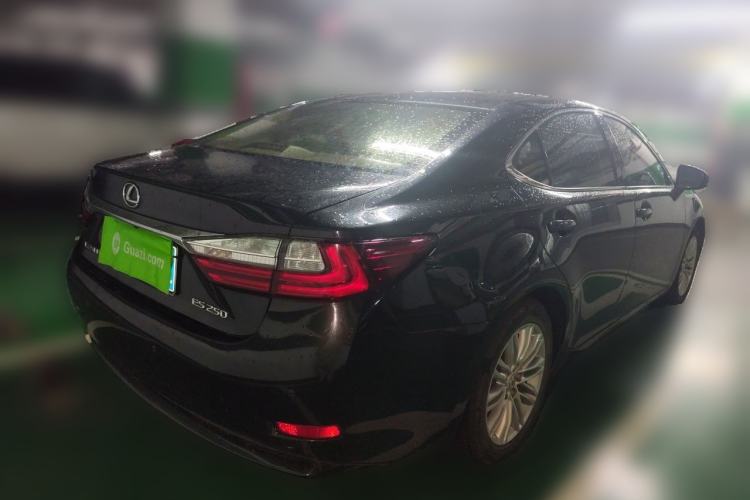 Used Lexus ES 2015 250 Elegant Edition Rear Right 45 Deg