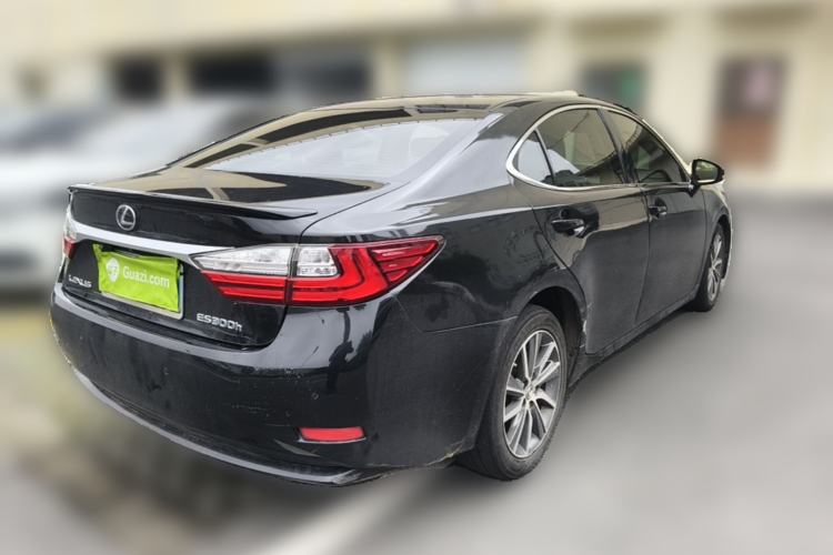 Used Lexus ES 2015 300h Luxury Edition Rear Right 45 Deg