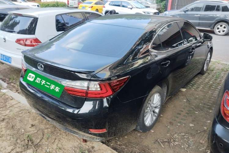 Used Lexus ES 2015 200 Elite Edition Rear Right 45 Deg