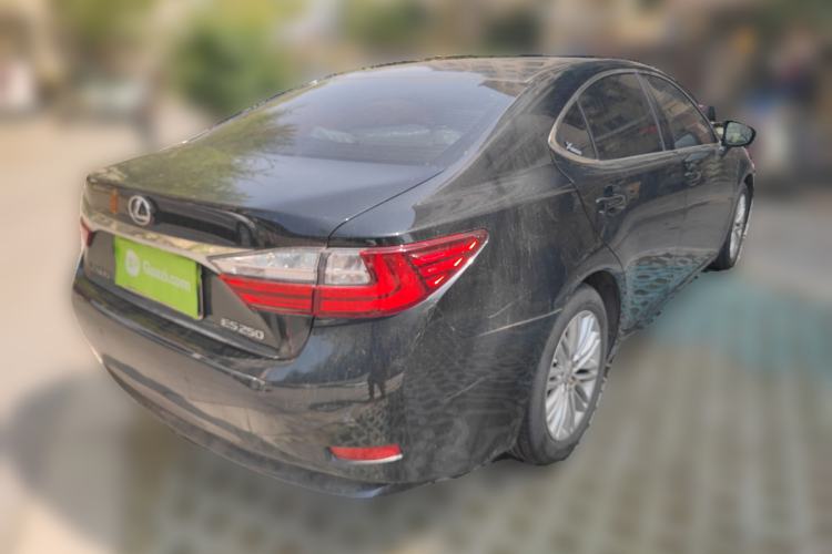Used Lexus ES 2015 250 Elegant Edition Rear Right 45 Deg