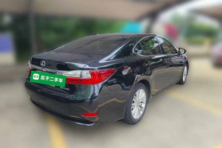 Used Lexus ES 2015 250 Elegant Edition Rear Right 45 Deg