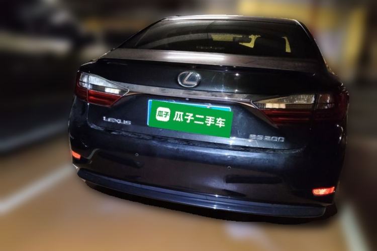 Used Lexus ES 2015 200 Elite Edition Rear