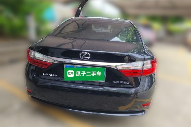 Used Lexus ES 2015 250 Elegant Edition Rear