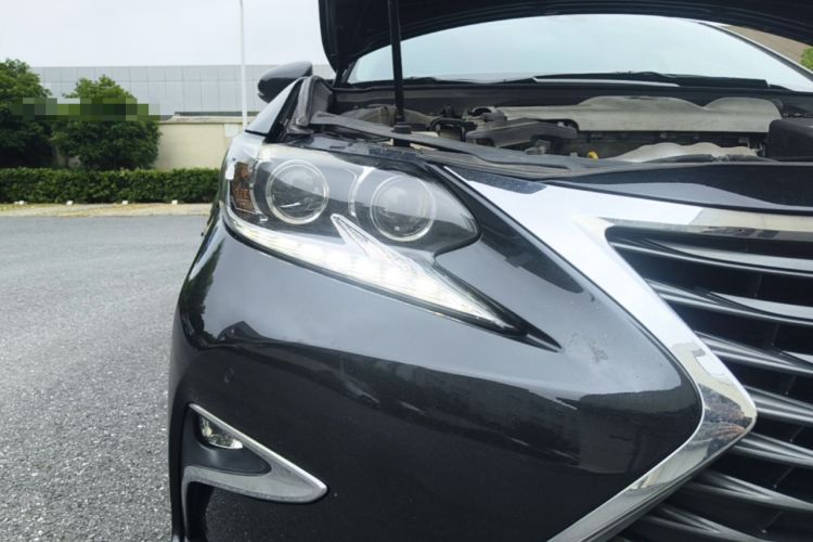 Used Lexus ES 2015 300h Luxury Edition Right Front Headlight
