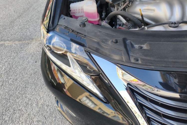 Used Lexus ES 2015 300h Comfort Edition Right Front Headlight
