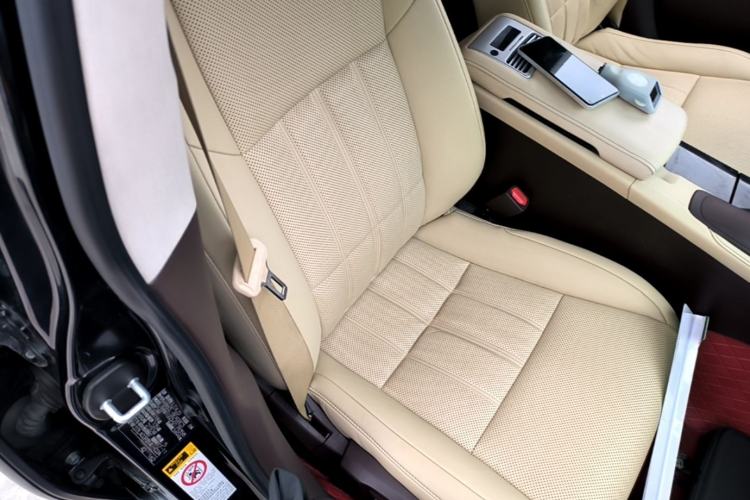 Used Lexus ES 2015 300h Comfort Edition Right Front Seat