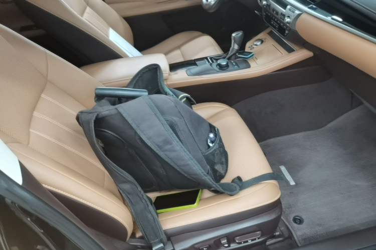 Used Lexus ES 2015 300h Comfort Edition Right Front Seat