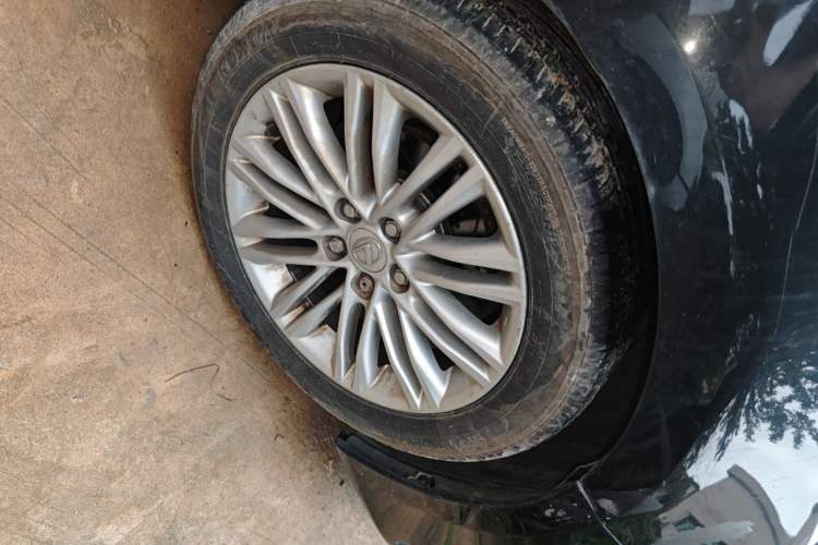 Used Lexus ES 2015 200 Elite Edition Right Front Wheel Hub