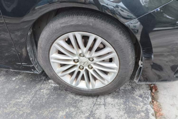 Used Lexus ES 2015 200 Elite Edition Right Front Wheel Hub