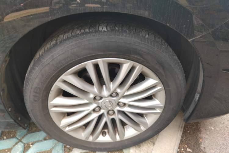 Used Lexus ES 2015 250 Elegant Edition Right Front Wheel Hub