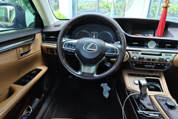 Used Lexus ES 2015 250 Elegant Edition Steering Wheel