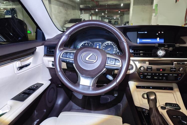 Used Lexus ES 2015 250 Elegant Edition Steering Wheel