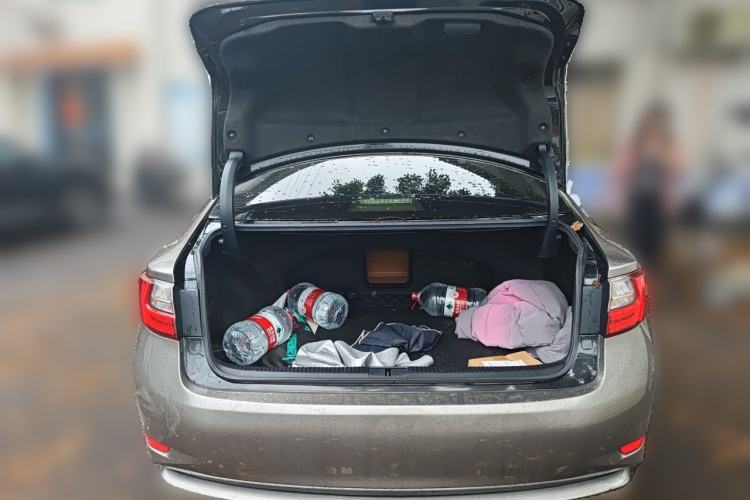 Used Lexus ES 2015 200 Elite Edition Trunk