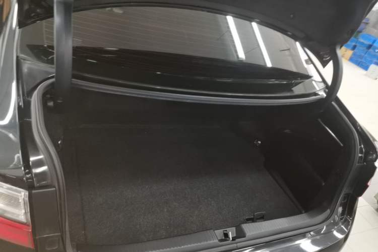 Used Lexus ES 2015 300h Comfort Edition Trunk