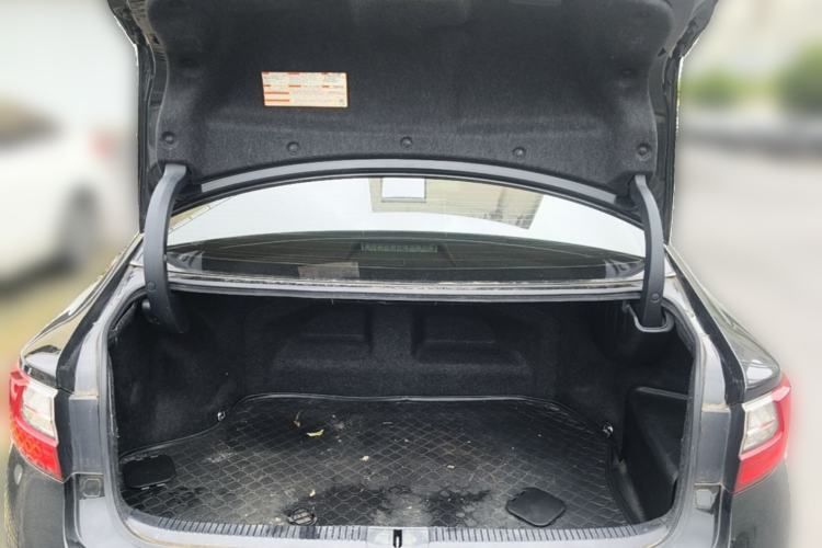 Used Lexus ES 2015 300h Luxury Edition Trunk