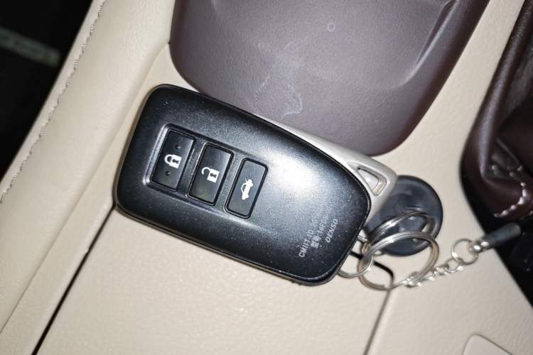 Used Lexus ES 2015 250 Elegant Edition Vehicle Key