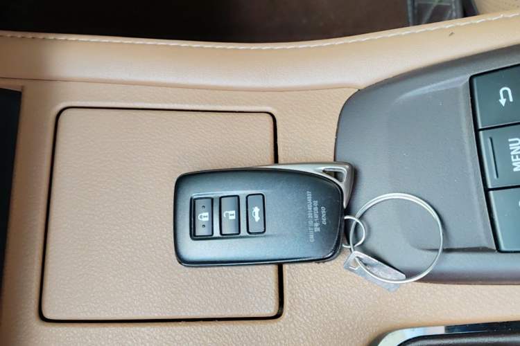Used Lexus ES 2015 200 Elite Edition Vehicle Key