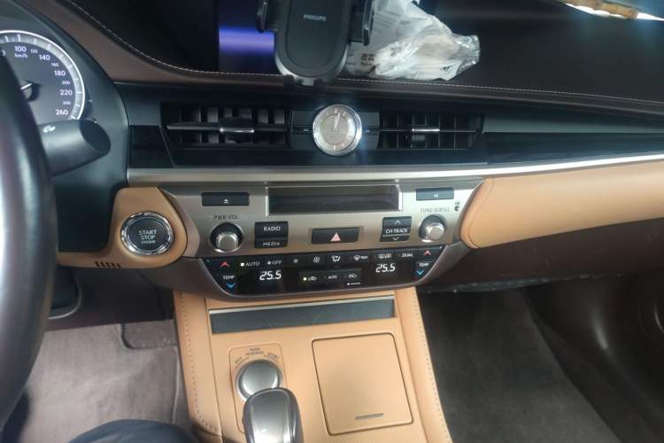 Used Lexus ES 2015 200 Elite Edition Audio And AC Panel