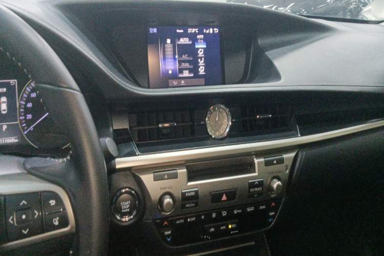 Used Lexus ES 2015 200 Elite Edition Audio And AC Panel
