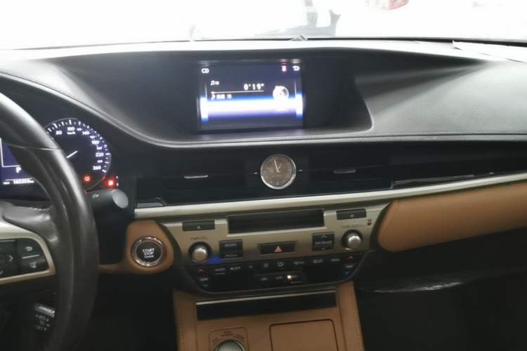 Used Lexus ES 2015 200 Elite Edition Audio And AC Panel