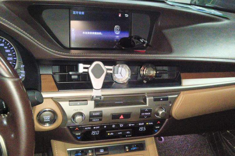 Used Lexus ES 2015 250 Elegant Edition Audio And AC Panel