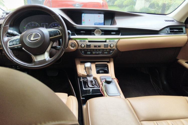 Used Lexus ES 2015 200 Elite Edition Center Console