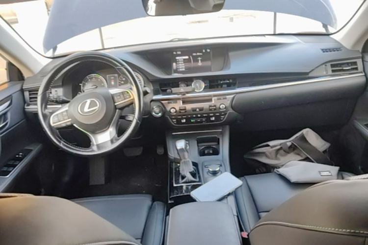 Used Lexus ES 2015 200 Elite Edition Center Console