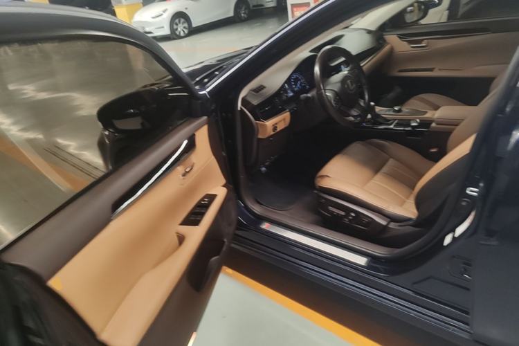 Used Lexus ES 2015 200 Elite Edition Driver Seat