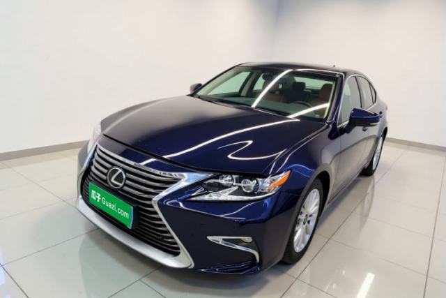 Ojetý Lexus ES 2015 200 Comfort Edition