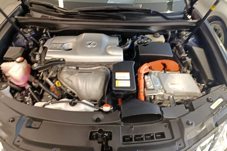 Used Lexus ES 2015 300h Comfort Edition Engine Bay