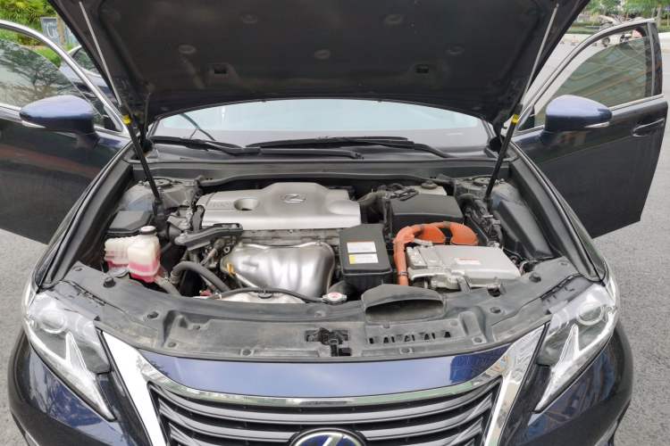 Used Lexus ES 2015 300h Luxury Edition Engine Bay